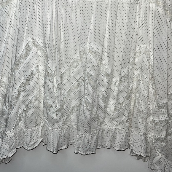 Free People Whit/Black dots Sleeveless Racerback Ruffle Sharkbite Lace top Sz M - Picture 7 of 9